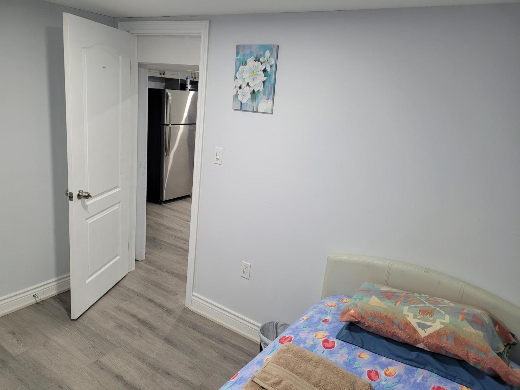 Cozy Room In A Quiet Neighbourhood تورونتو المظهر الخارجي الصورة