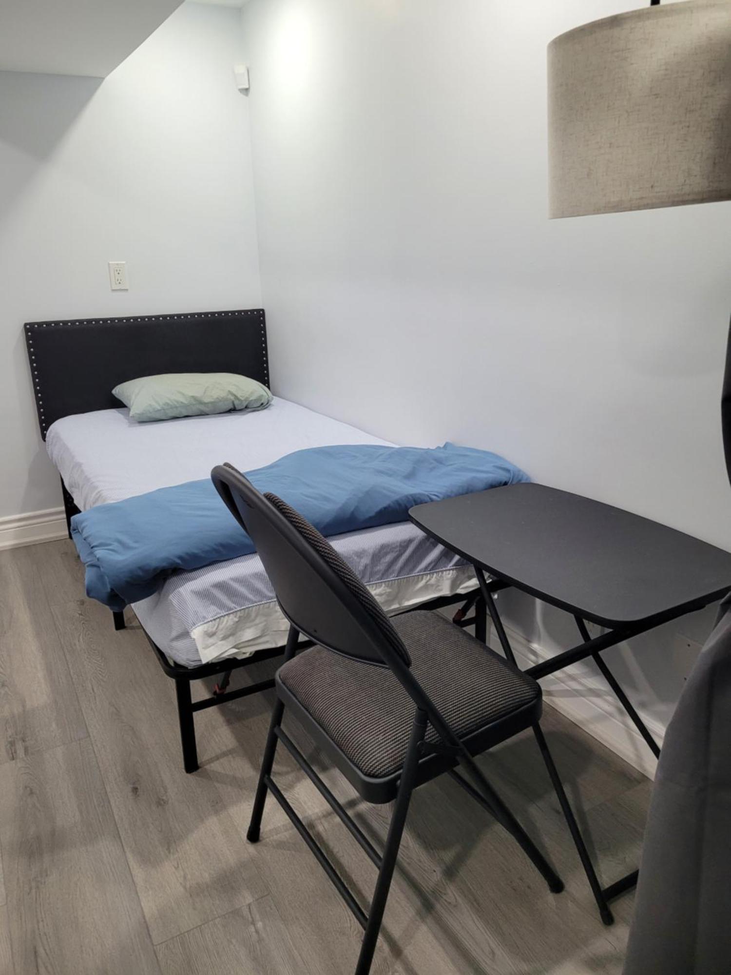 Cozy Room In A Quiet Neighbourhood تورونتو المظهر الخارجي الصورة